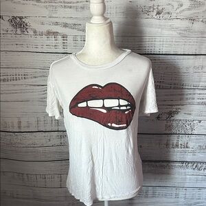 White T-Shirt with Red Lips Graphic size medium